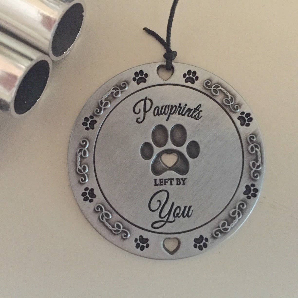 The Grandparent Gift Co. Inc. – wholesale Wind chime – Pawprints Left By You Pet Memorial Windchime 60772