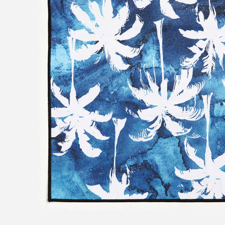 Slowtide – wholesale Beach towel – Luca Tie Dye Performance Quick-Dry Travel Towel2