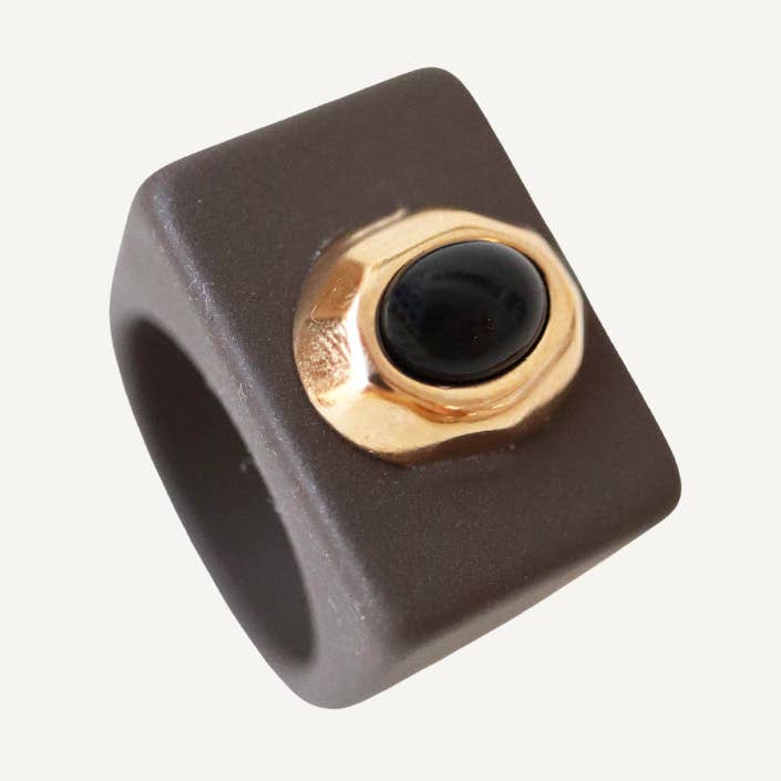 Large brown women's ring with onyx for wholesale by ÉMOLO