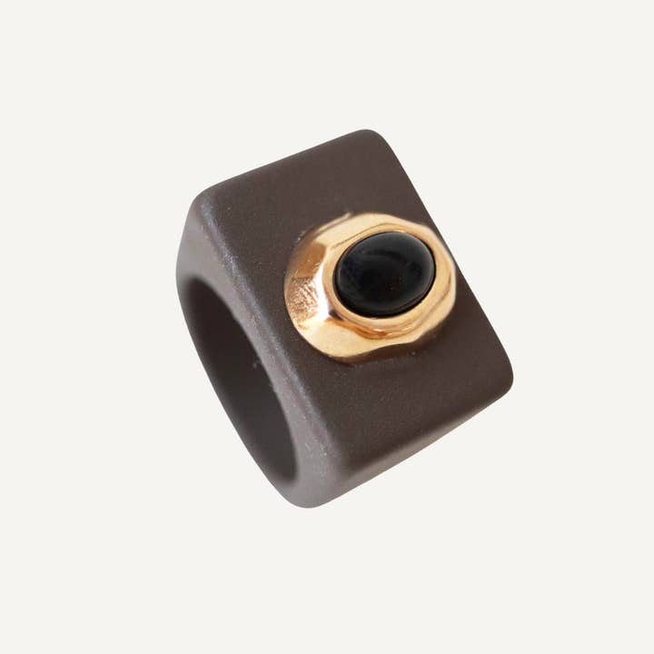 Large brown women's ring with onyx for wholesale by ÉMOLO