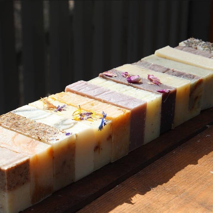 The Yukon Soaps Company - Wholesale Bar Soap - Essential Soap Bar - Yukon Gin & Tonic4