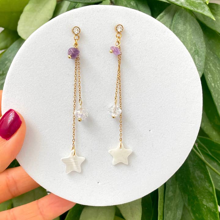 Orecchini a catena dorata con stella e ametista – Orecchini pendenti per la vendita all'ingrosso da parte di PetitAtelier0711