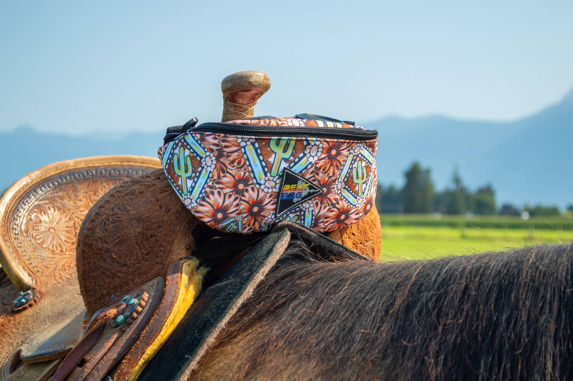 Schulz Equine – wholesale Horseback riding gear – Beat Bag28