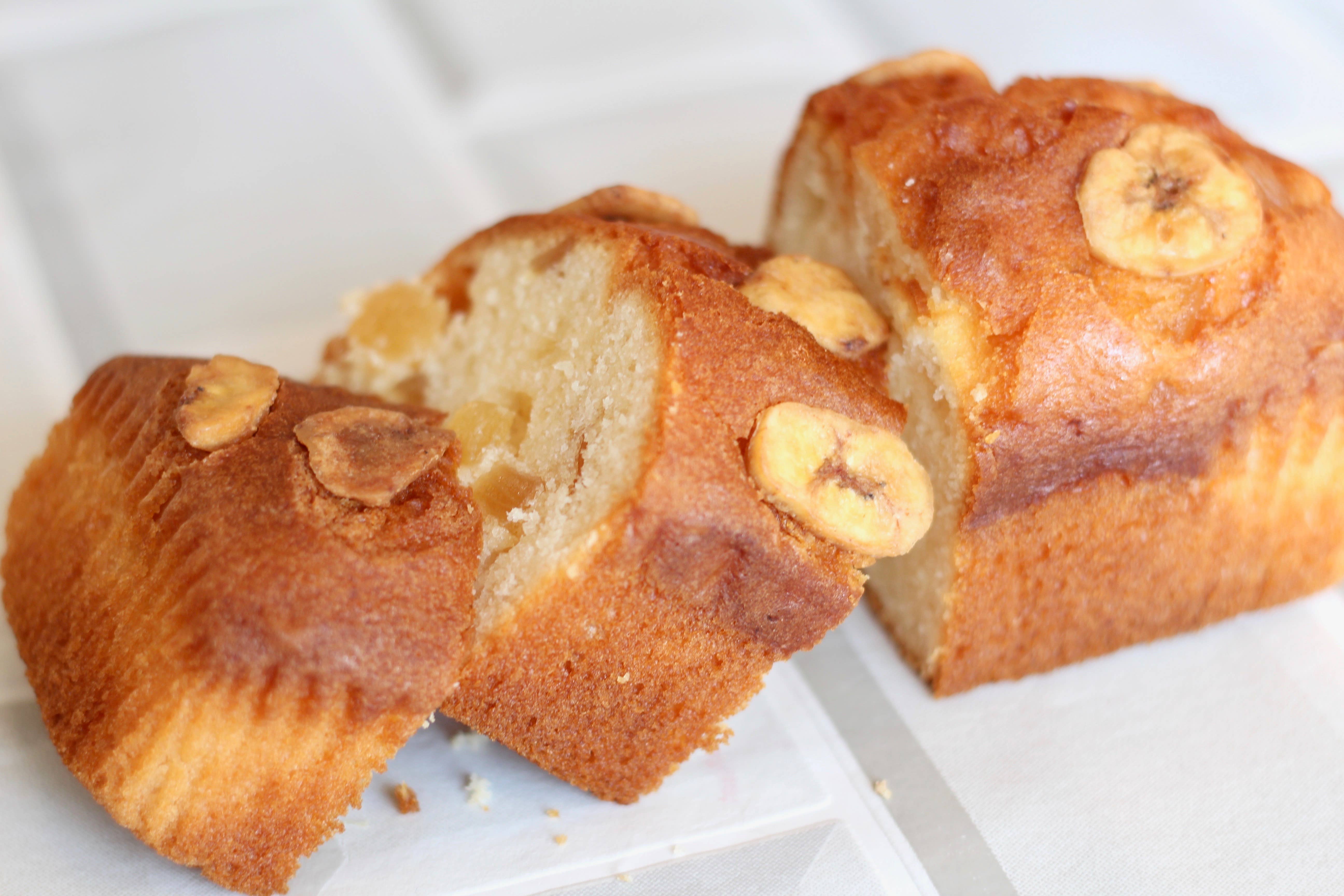 Henry's Bakehouse – wholesale Cake – Gluten Free Banana & Pineapple Cake2
