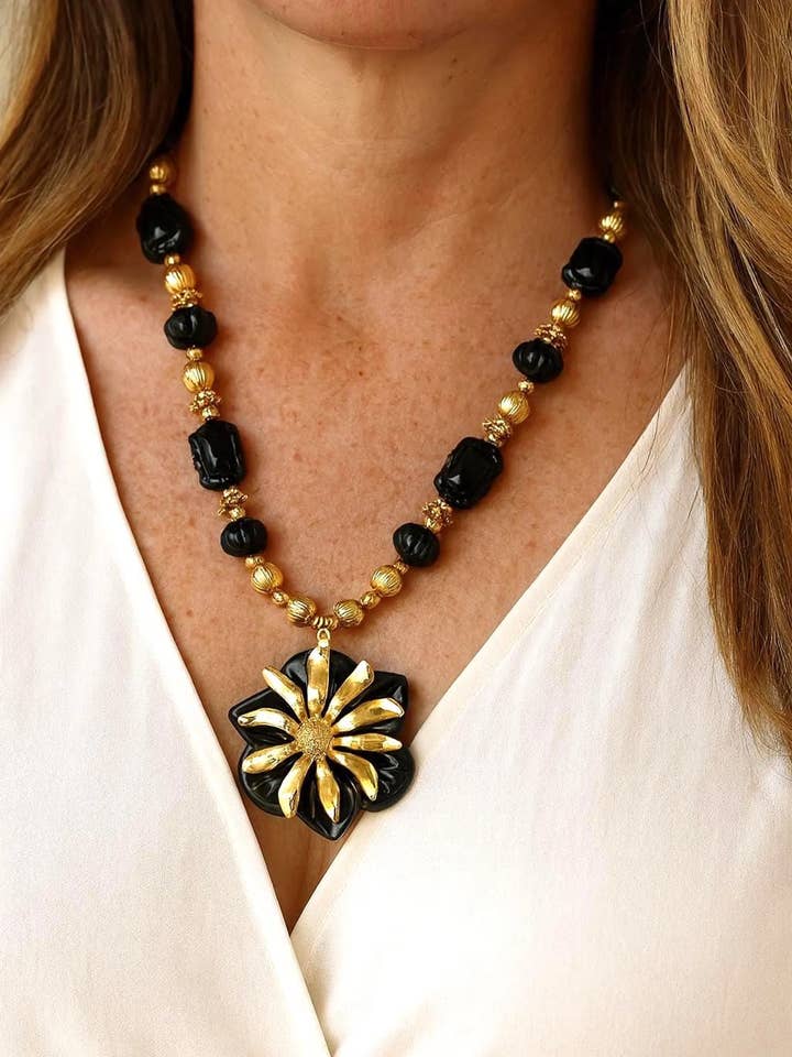 Blomma Hängsmycke Halsband, Retro 70- och 80-talsstil för wholesale av Wild & Free