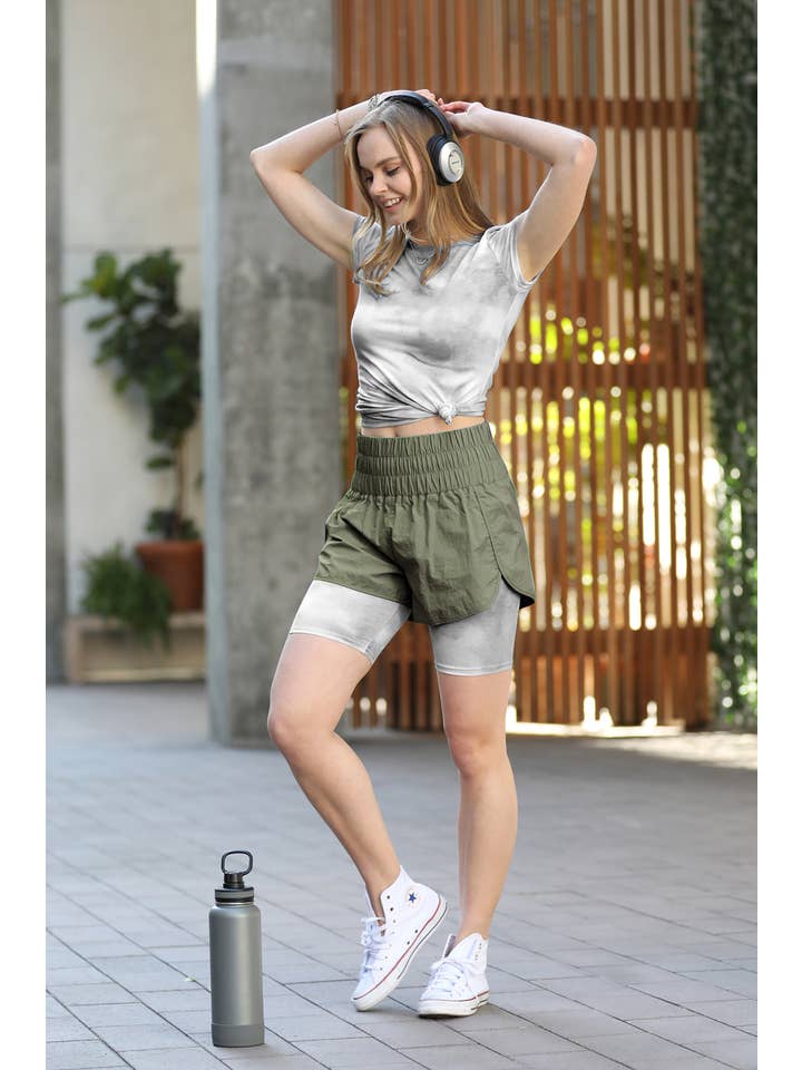 42POPS - Wholesale Shorts - Women's - .Windbreaker Shorts w\ lining & back mesh pocket