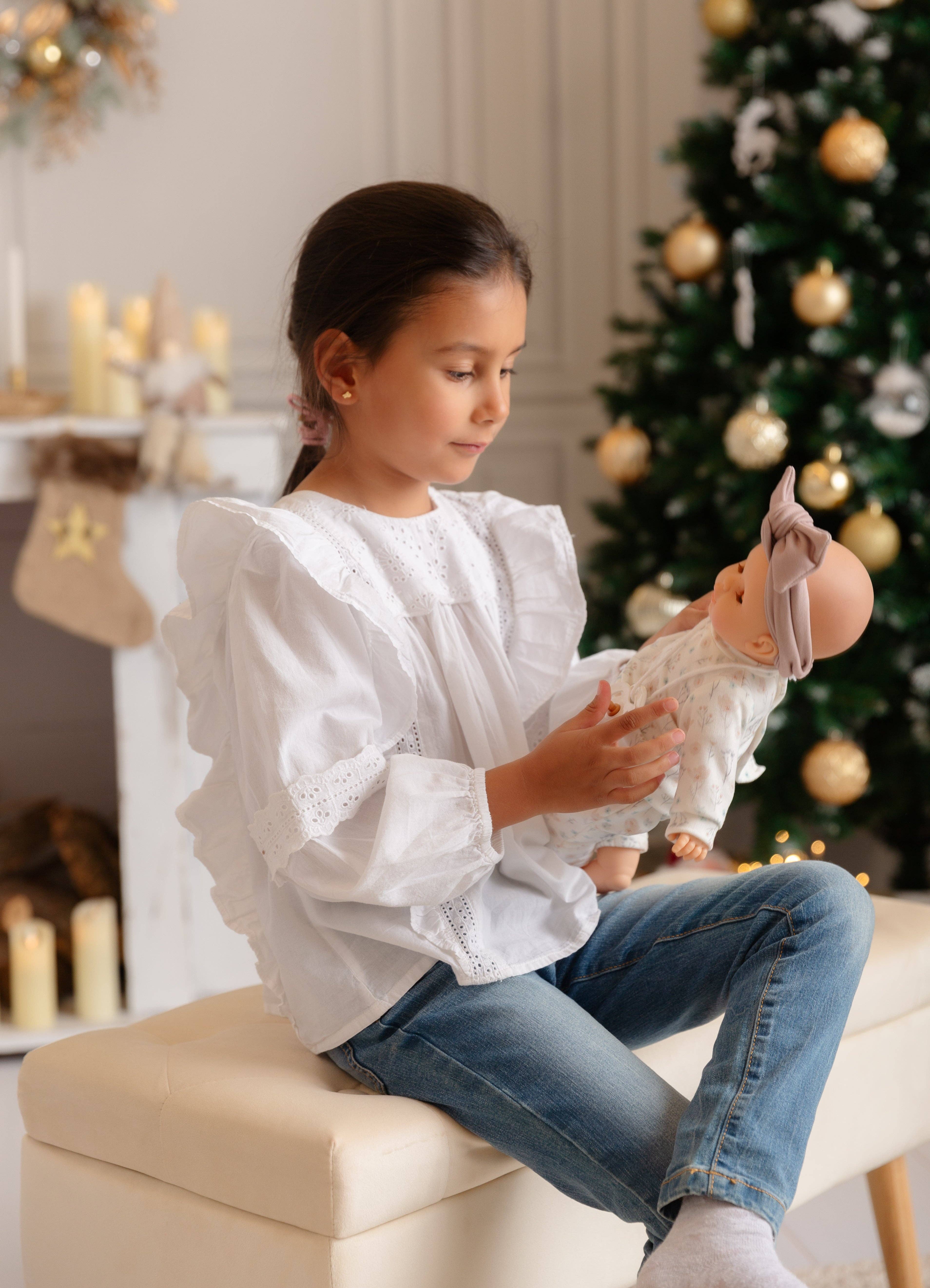 Shine on me Distribution - Vente Poupée – enfant - Poupée Alex & Sonia - Tenue florale et bandeau - Paola Reina4