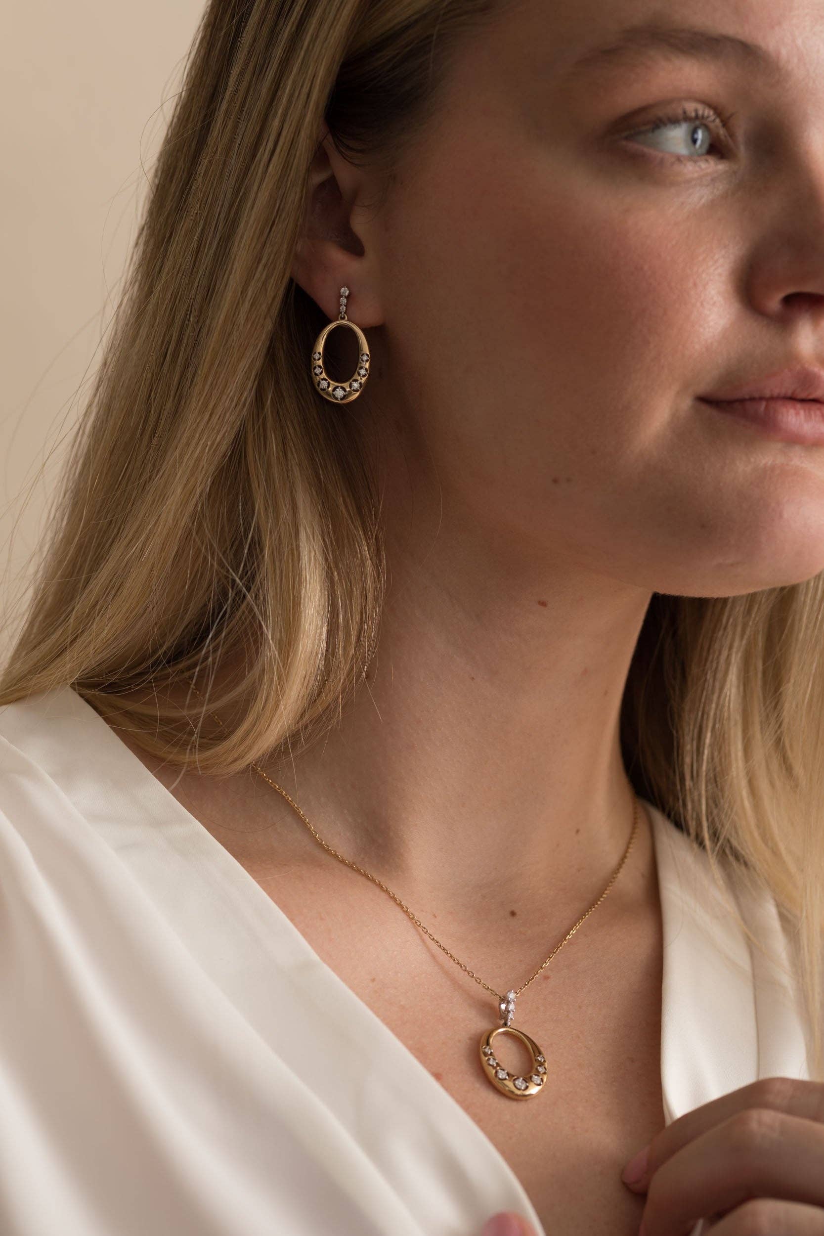 Lolovivi Jewelry – Engroshandel Hængeøreringe og creoløreringe – Ellis Drop Øreringe - Gule Guld Lab-Dyrkede Diamant Øreringe3