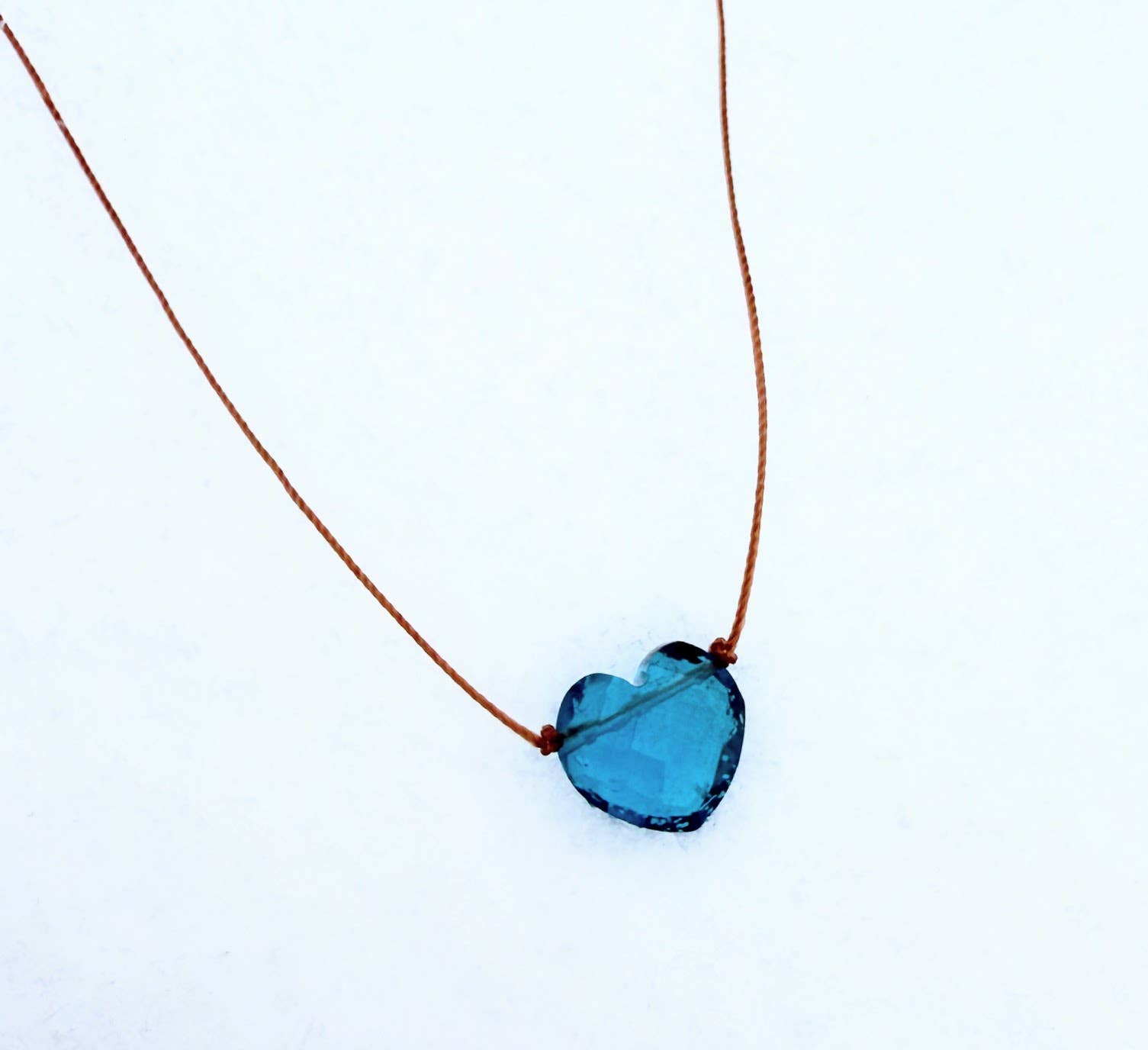 Merelani Designs – Großhandel Kette mit Anhänger/Charm – Apatit-Hydroquarz-Herz-Kordelkette5