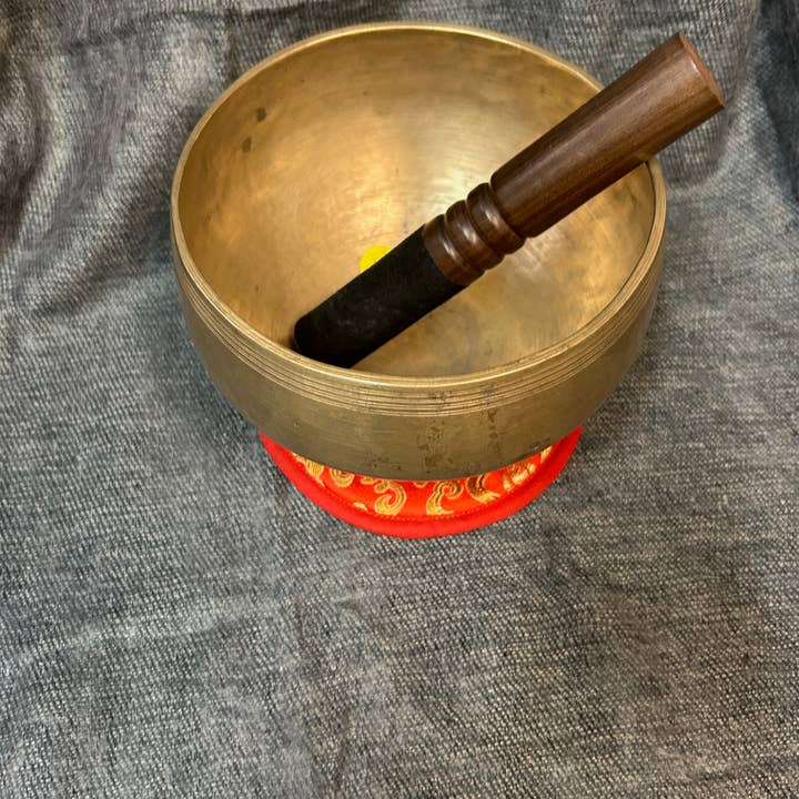 ART HIMALAYAN TRADING LTD - Wholesale Meditation Supplies - Christmas Antique Stand Tibetan Singing bowl Nepal2