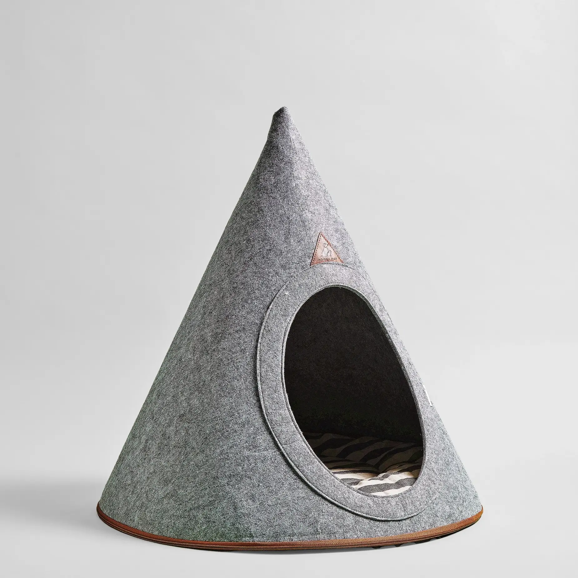 Nooee Pet Buddy Cave – Size L Gray Pet Cave for Cozy Comfort for wholesale on Faire1