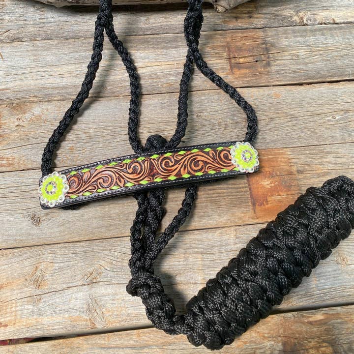 Black Mule Tape Halter - Geel en Groen #MT219 voor wholesale door Rodeo Drive