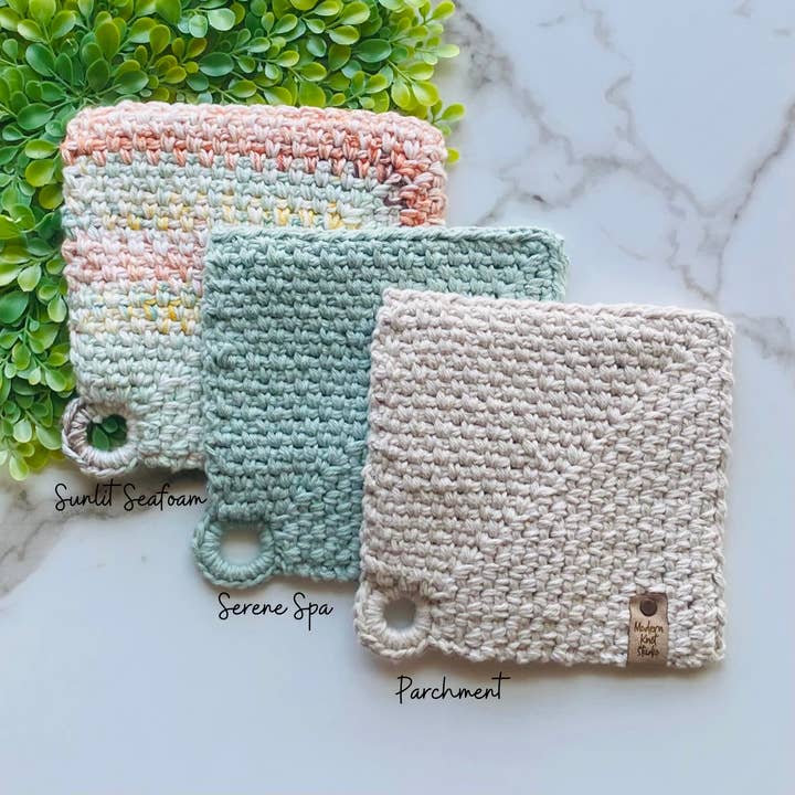 Quadratisches Hotpad mit Aufhängeöse für den Großhandel von Modern Knot Studio