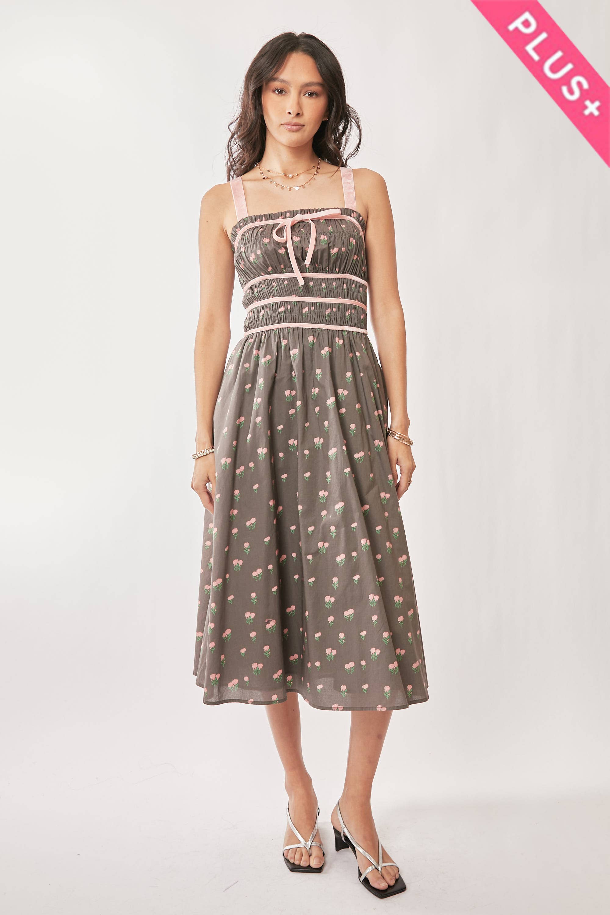 Davi & Dani - Vente Robe – femme - ROBE MIDI EN VELOURS À SMOCKING AVEC PLUS DE CONTRASTE11