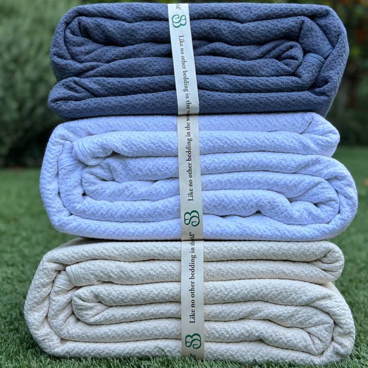 Sleep & Beyond - Wholesale Bedding blanket - 100% Organic Cotton Honeycomb Blanket4