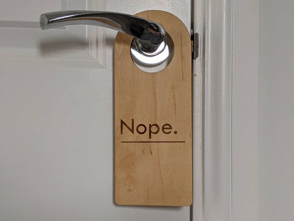 Chikai Shop - Vente Affichette de porte - Panneau de porte en bois « Do Not Disturb Yep Nope » avec 2 côtés10