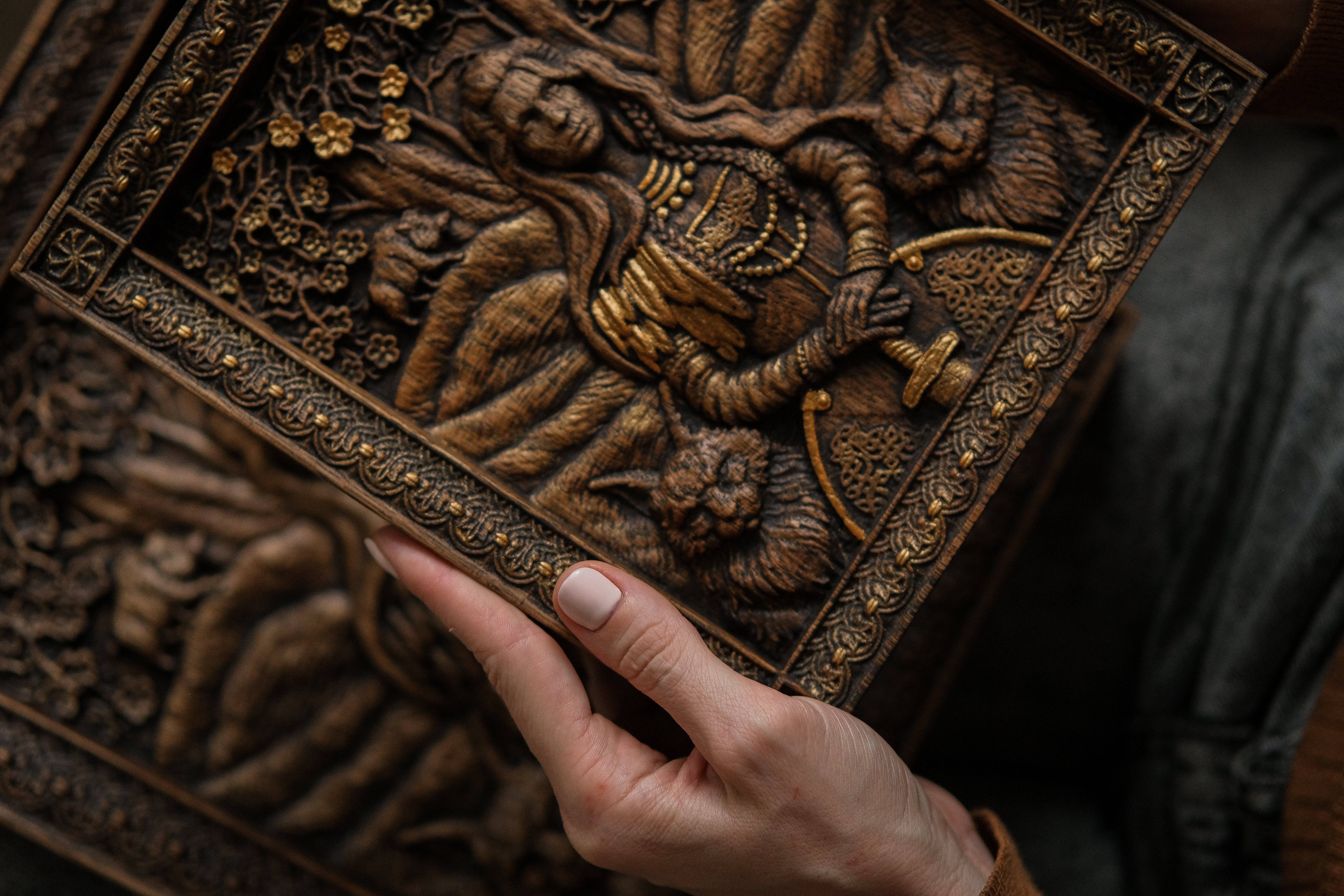 KozakWorkshop - Vente Décoration murale - Tableau mural en bois sculpté déesse scandinave Freyja6