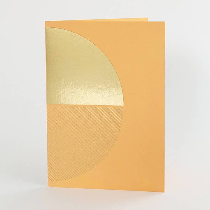 Carte de vœux en aluminium Reflex, laiton et pêche pour la vente par Tom Pigeon