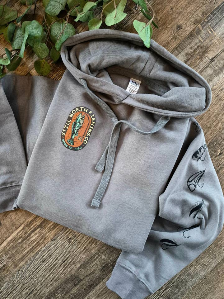 2025 SWEAT À CAPUCHE NÉ POUR PÊCHER pour la vente par Still North Design Co
