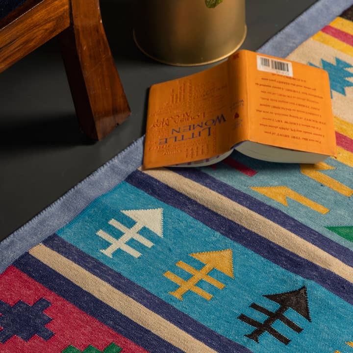 GAURI KOHLI - Wholesale Runner Rug - Kina Flat Weave Runner Rug - 2.5' W x 9' L