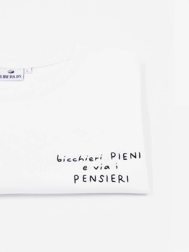 Bicchieri pieni - Maglietta per la vendita all'ingrosso da parte di Libera.DS