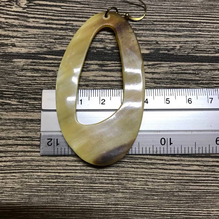 Hala Design – Engroshandel Hængeøreringe og creoløreringe – Chunky Horn øreringe, Tribal øreringe, Buffalo Horn smykker