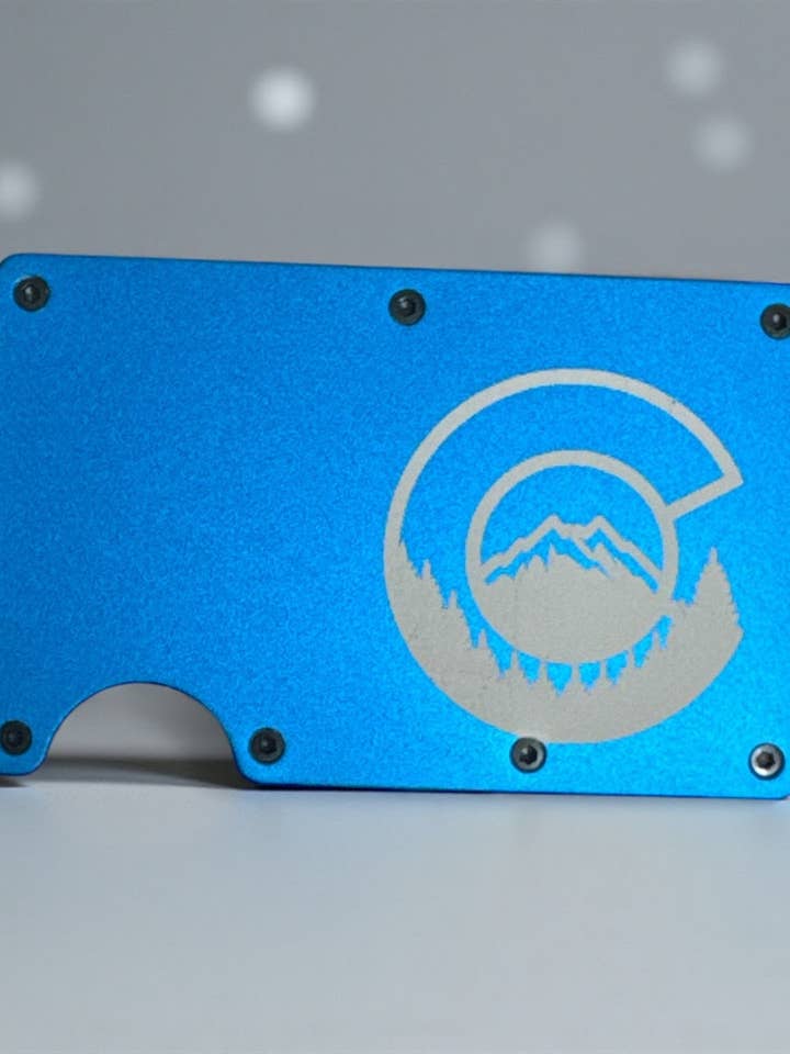 Colorado Minimalist Brieftasche – Metall-RFID-blockierende Brieftasche | Gravierte Colorado-Berge Brieftasche | Schlanker taktischer Kartenhalter | EDC-Geschenk für ihn für den Großhandel von Redneckbougie Co