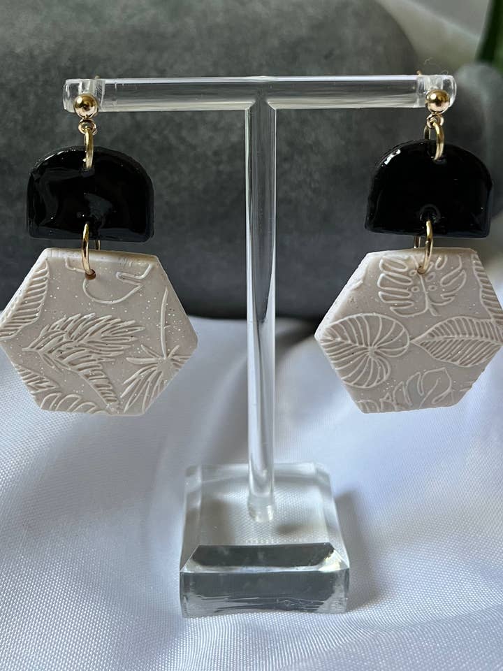 Maiori Dangle Ohrringe für den Großhandel von Showy LLC