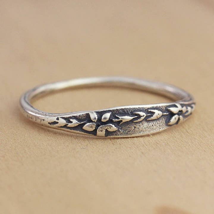 Bague Forget-Me-Not pour la vente par Marmalade Jewellery