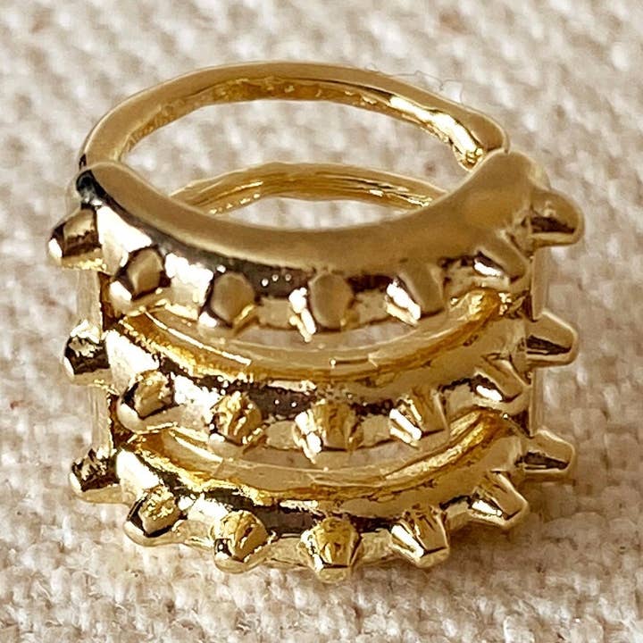 Orecchini Triple Short Spike per la vendita all'ingrosso da parte di GoldFi