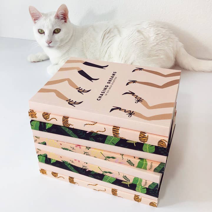 Girl w/ Knife - Wholesale Dagboek/agenda - Chasing Dreams Journal3