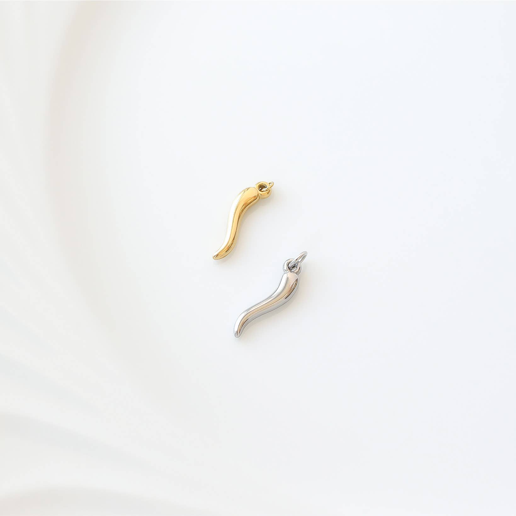 WJW - Wholesale Individual Charm/Pendant - 18K Gold PVD Stainless Steel Italian Horn Charm5