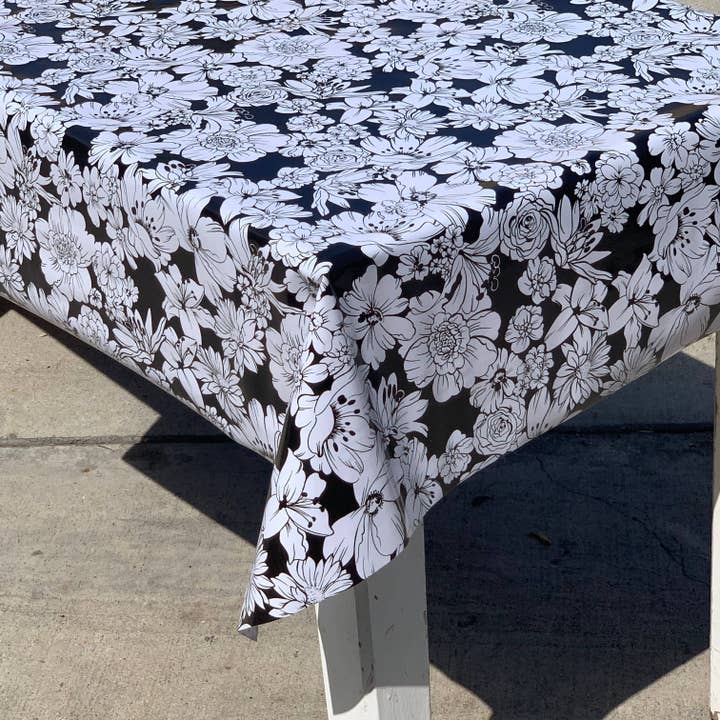 48" x 102" rechthoek Victoria tafelkleed - Merrow Edge voor wholesale door Oilcloth International