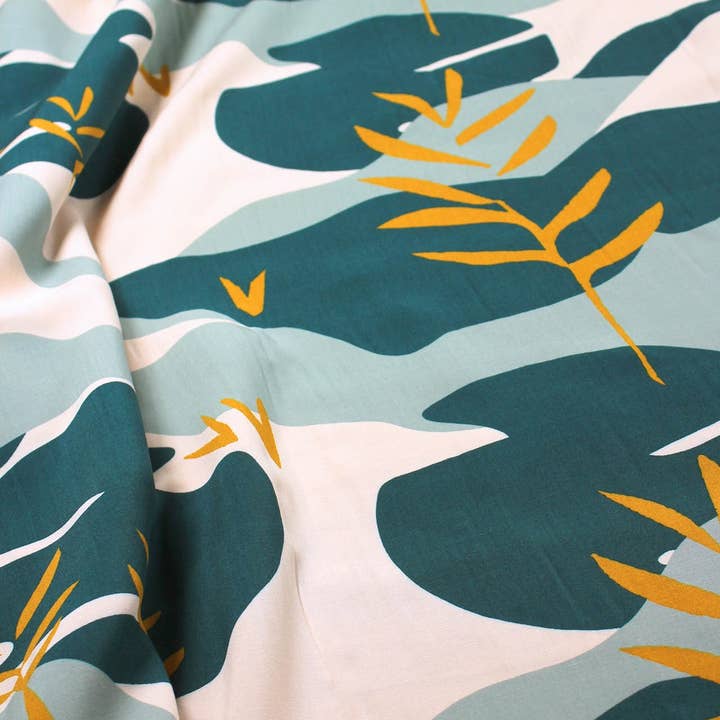 Eglantine et Zoé - Wholesale Fabric - Solis Green Viscose Poplin Fabric