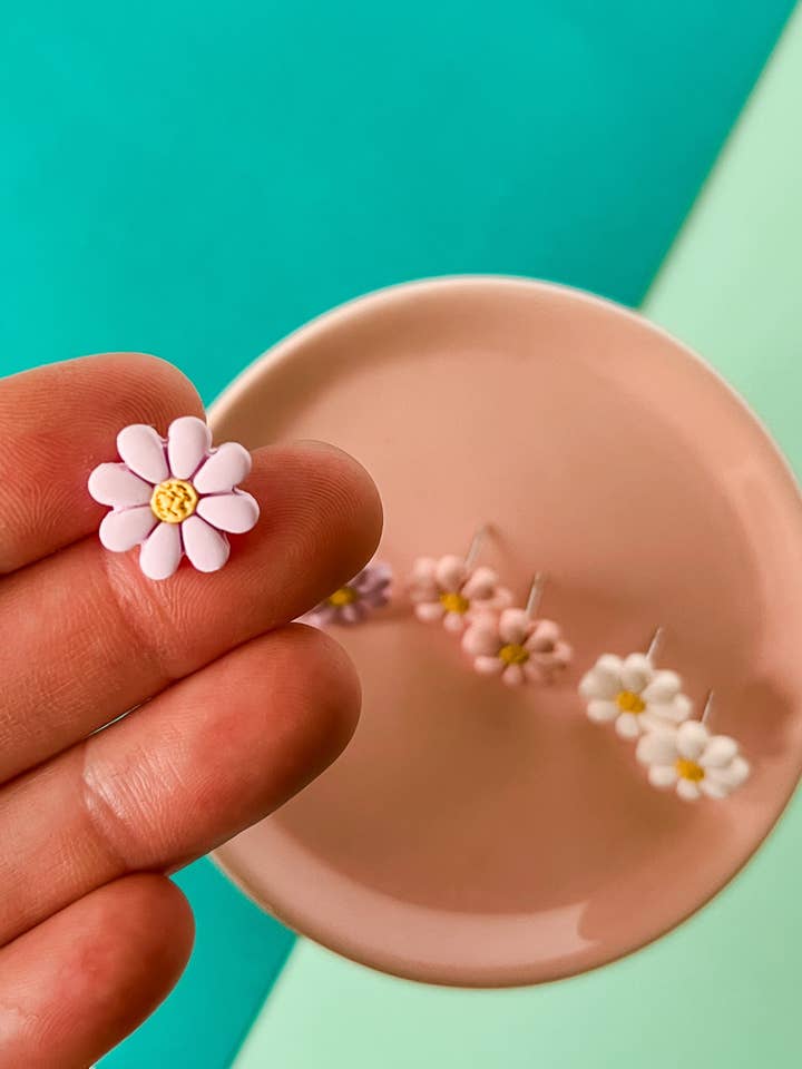 Drew | Boucles d'oreilles en argile pour la vente par Eleven + Jane