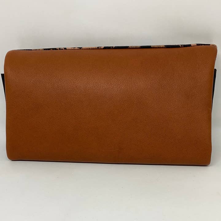 Frau Schmetterling - Wholesale Crossbody Bag - Women's - Genuine leather crossbody purse with RFID Blocker mobile phone pocket0