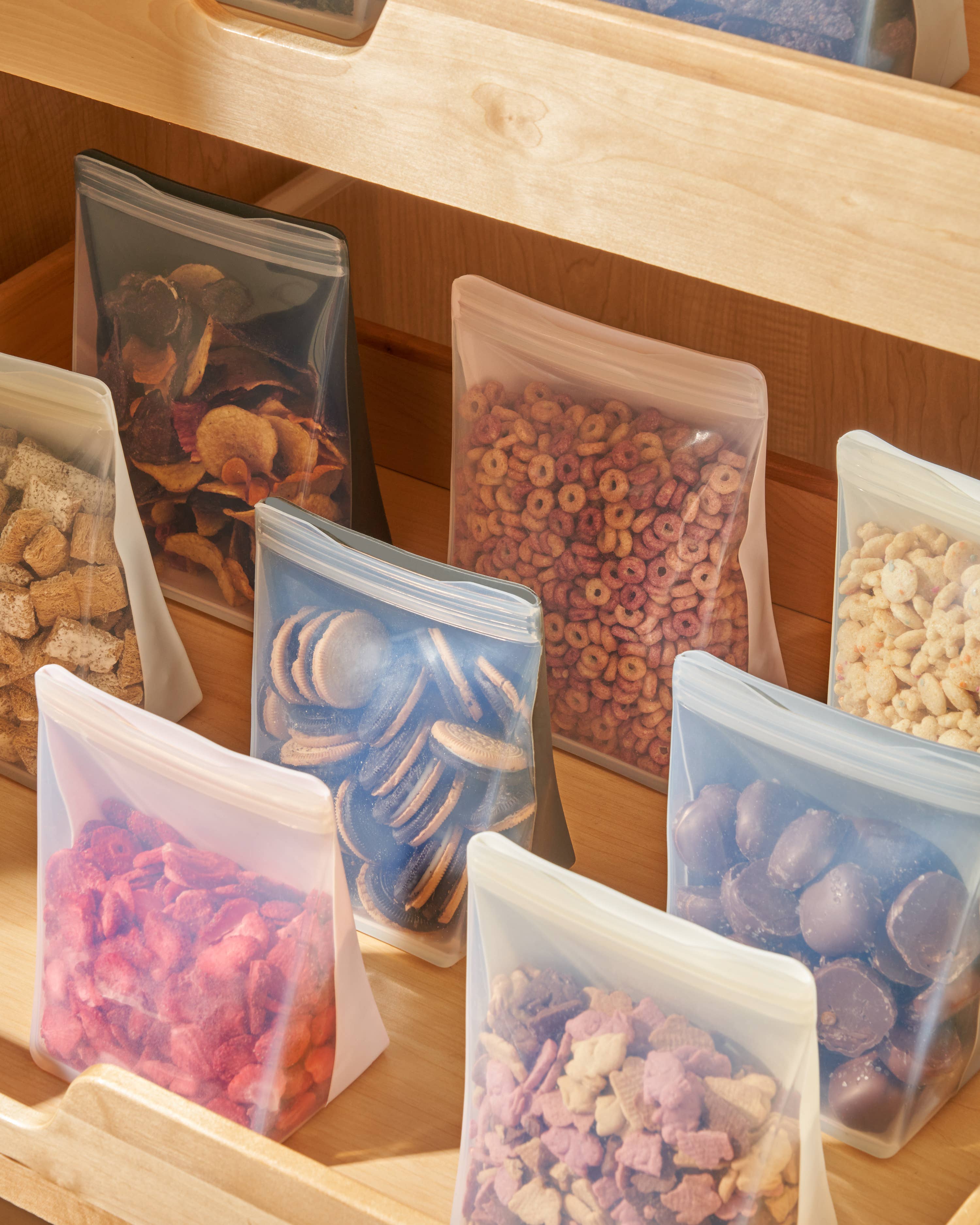 W&P – wholesale Food storage wrap/bag – Reusable Silicone Bags - Stand Up 16