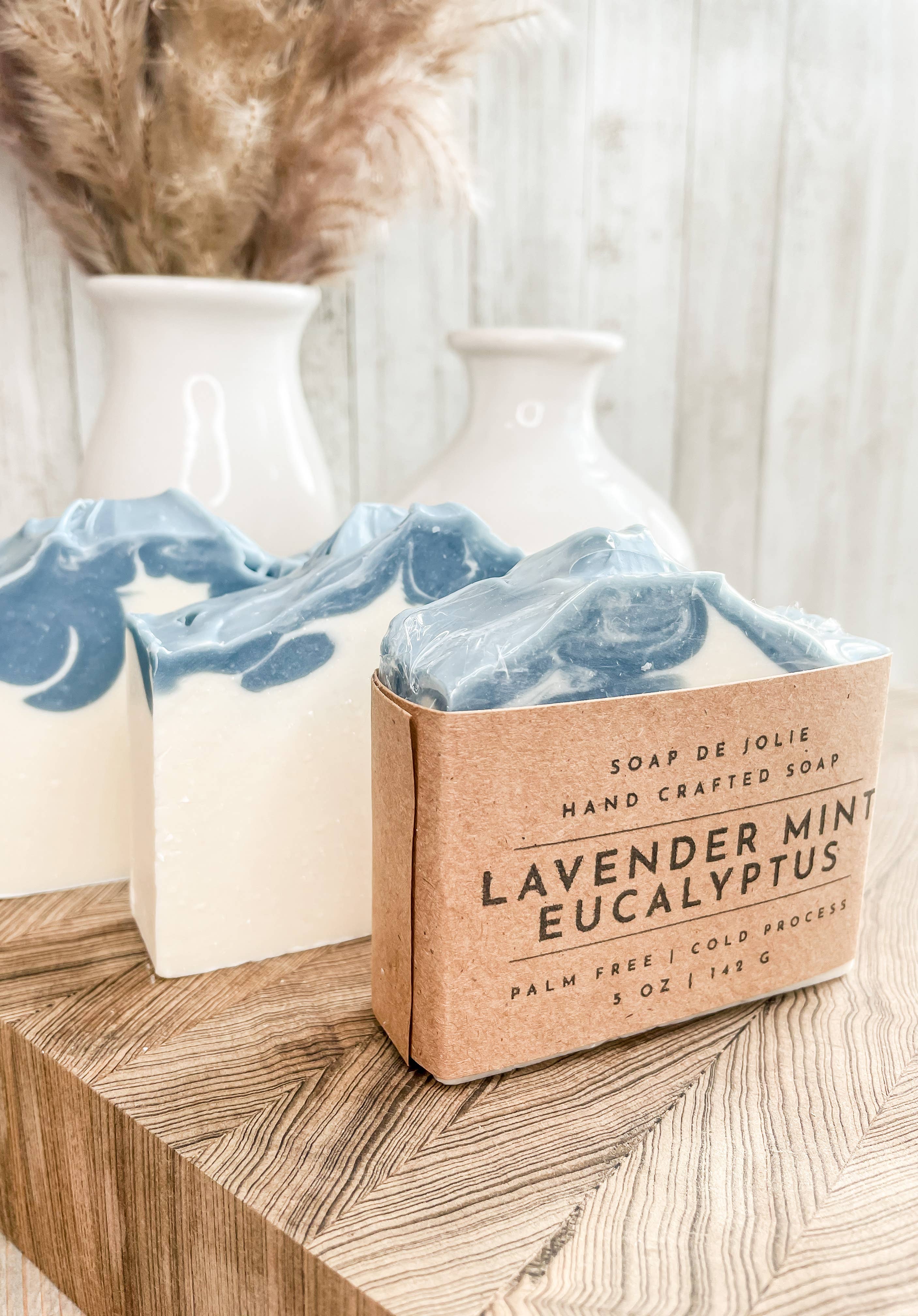 Soap de Jolie – Großhandel Feste Seife – Lavendel Minze Eukalyptus Kalte Prozessseife