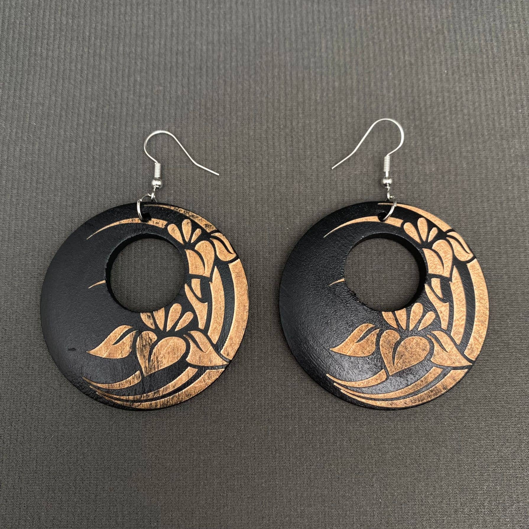 Mio Queena - Wholesale Dangle Earrings - Carving Pattern Wooden Round Dangle Earrings4