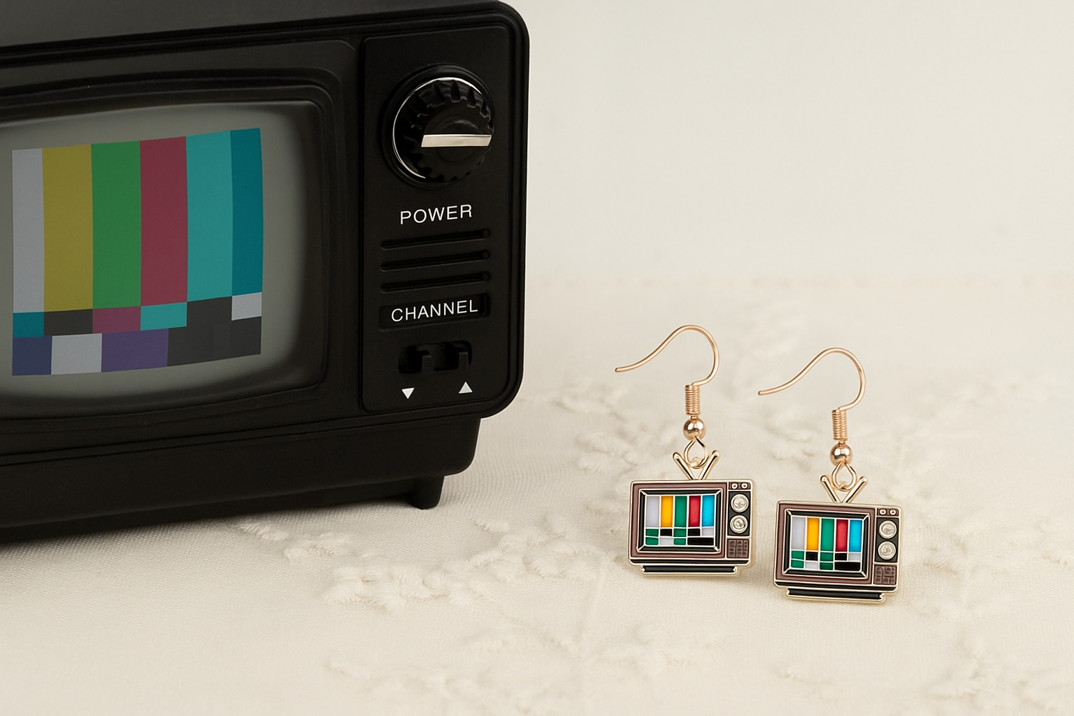 Wild & Free - Wholesale Dangle Earrings - Pendientes de televisión retro2