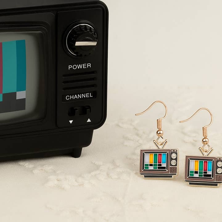 Wild & Free - Wholesale Dangle Earrings - Pendientes de televisión retro2