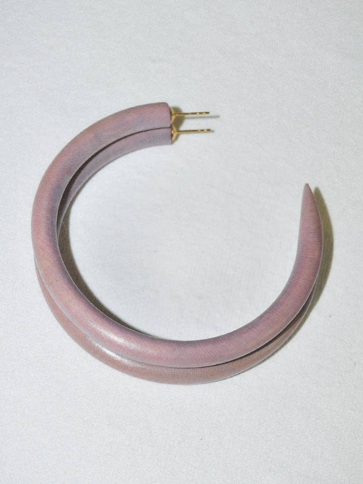 Orecchini a cerchio grandi in legno di mango Beachrose per la vendita all'ingrosso da parte di BINKY AND LULU