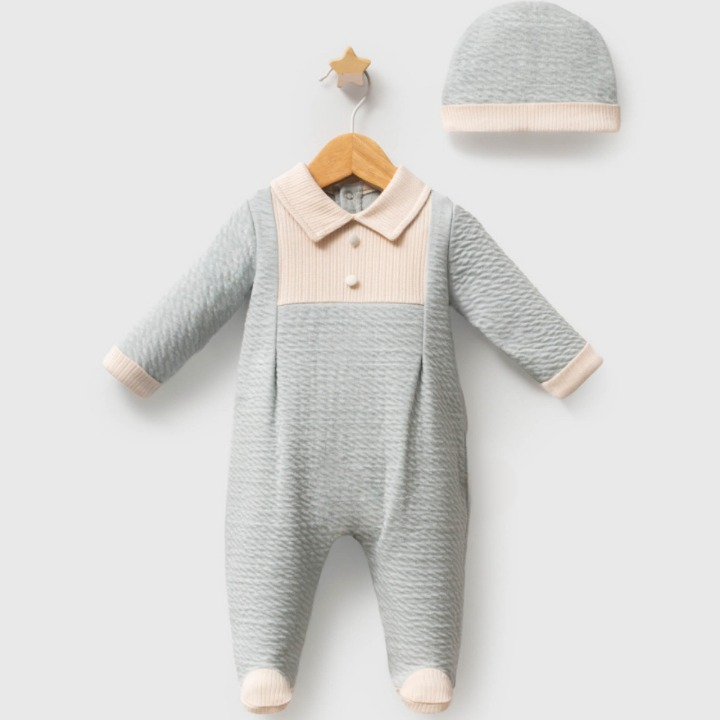 Omnis Pura – wholesale Clothing set – Baby – Vintage-Inspired Muslin Romper & Bonnet Set2