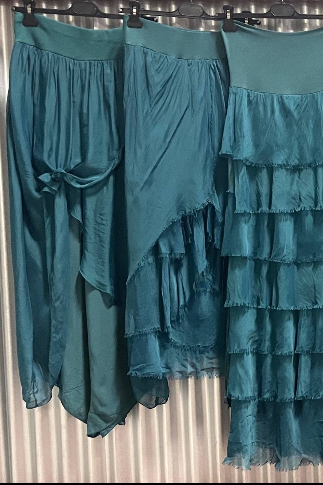 Dance in Paris – wholesale Byxor - Dam – Byxor i solid silke palazzo2