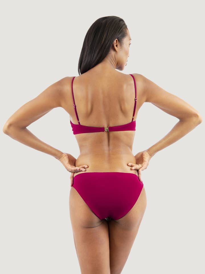 Canggu DPS - Red Coral for wholesale by 1 People