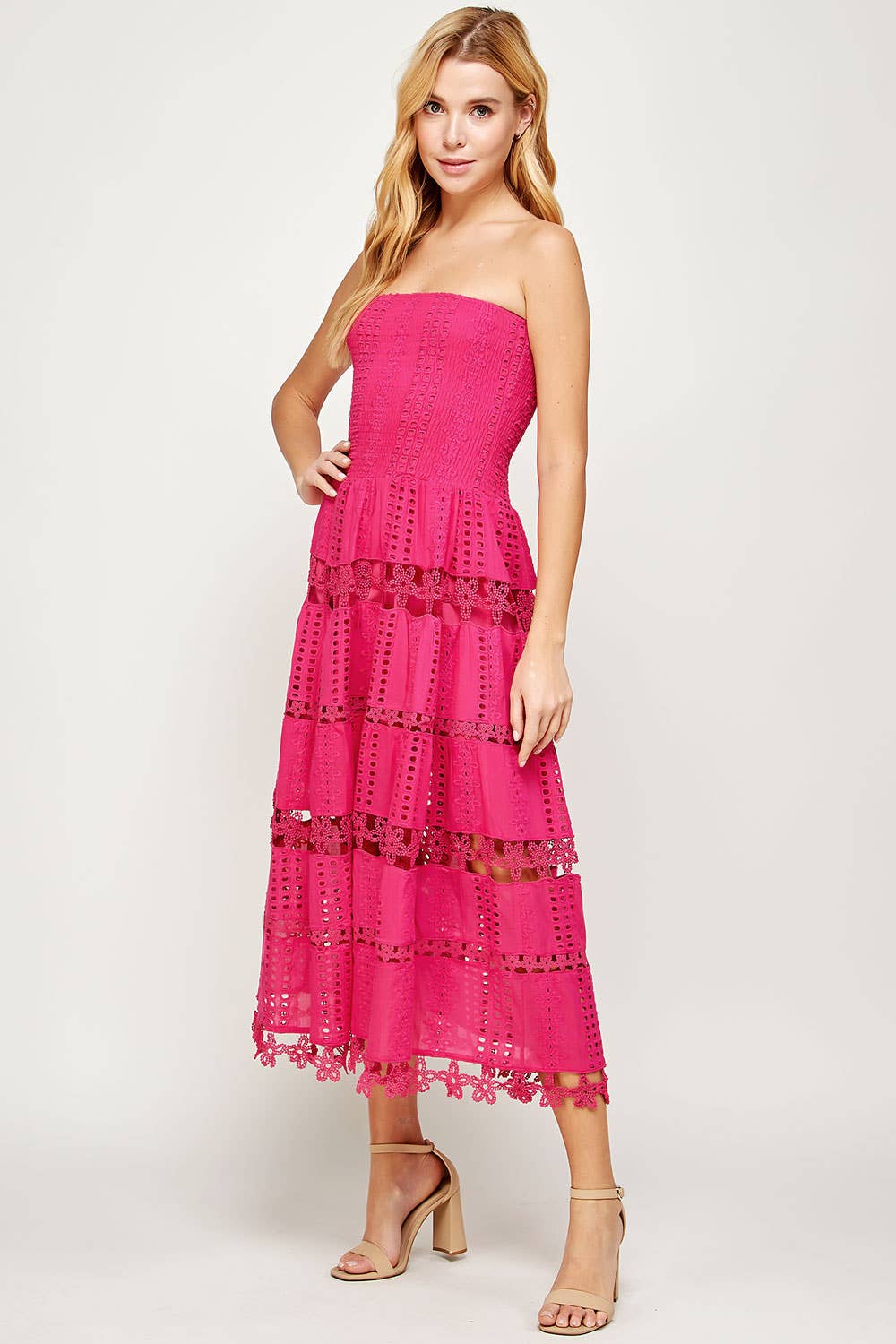 Strut & Bolt - Wholesale Jurk - Dames - Kanten kokerjurk met oogjes91