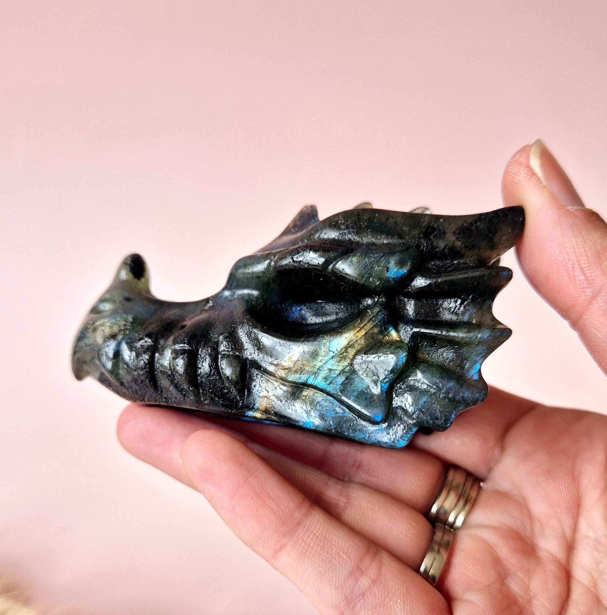 Moonlight Gemstones - Wholesale Spiritual Stone/Crystal - Gemstone Super Flashy Labradorite Dragon Skull (5–6 cm) - Dragon Skull5