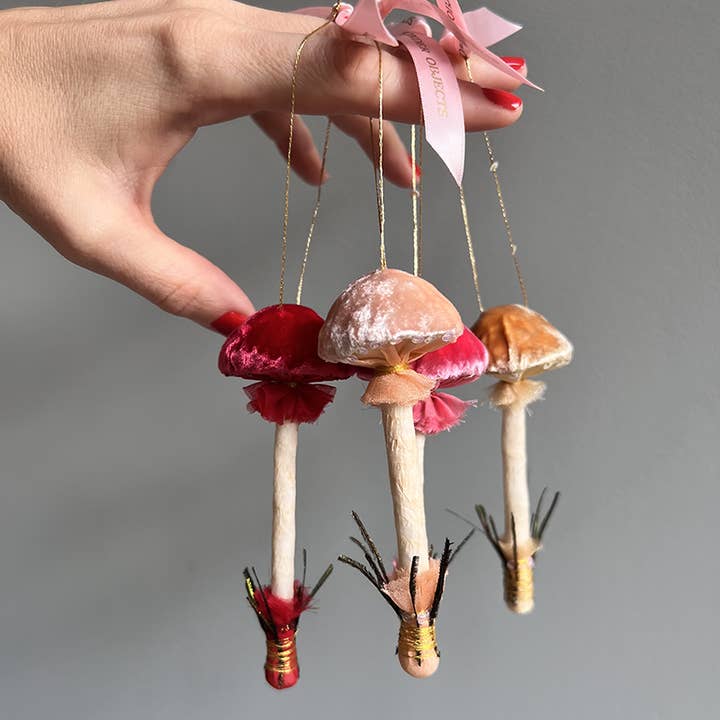 Wonder Objects - Wholesale Ornament - Velvet Mushroom Ornaments with Peacock Feather Accent3