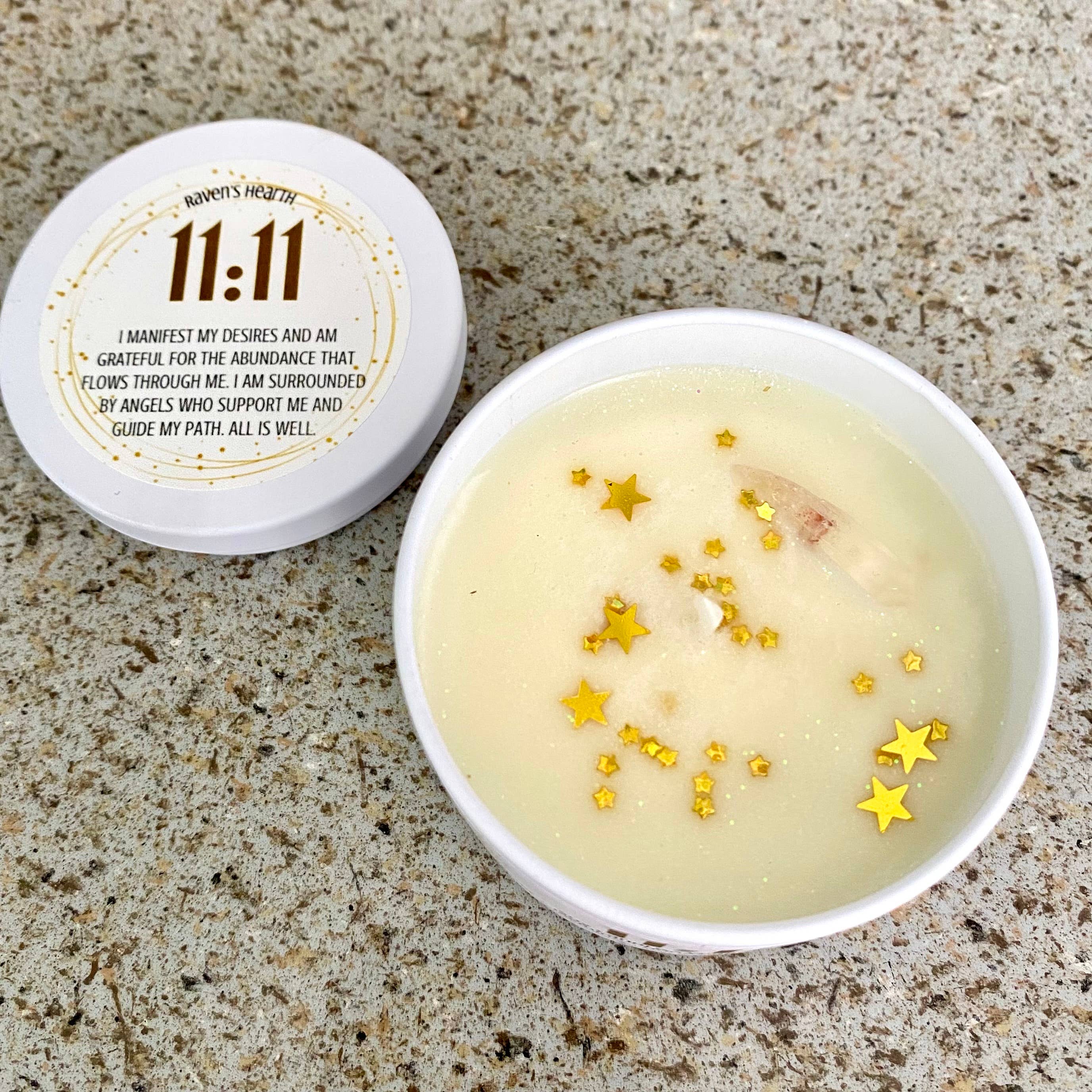 Raven’s Hearth – Großhandel Reisekerzen – 11:11 Kerze | Geißblatt & Jasmin | Engelszahl | 4 oz6