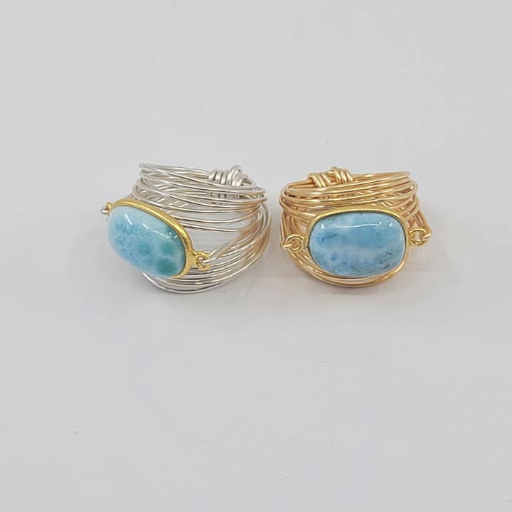 A Blonde and Her Bag – Engroshandel Statementring – Torrey-ring med larimar2